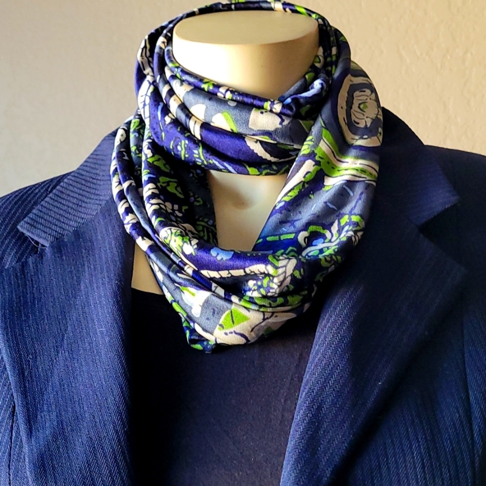 Navy blue paisley stretch short infinity scarf